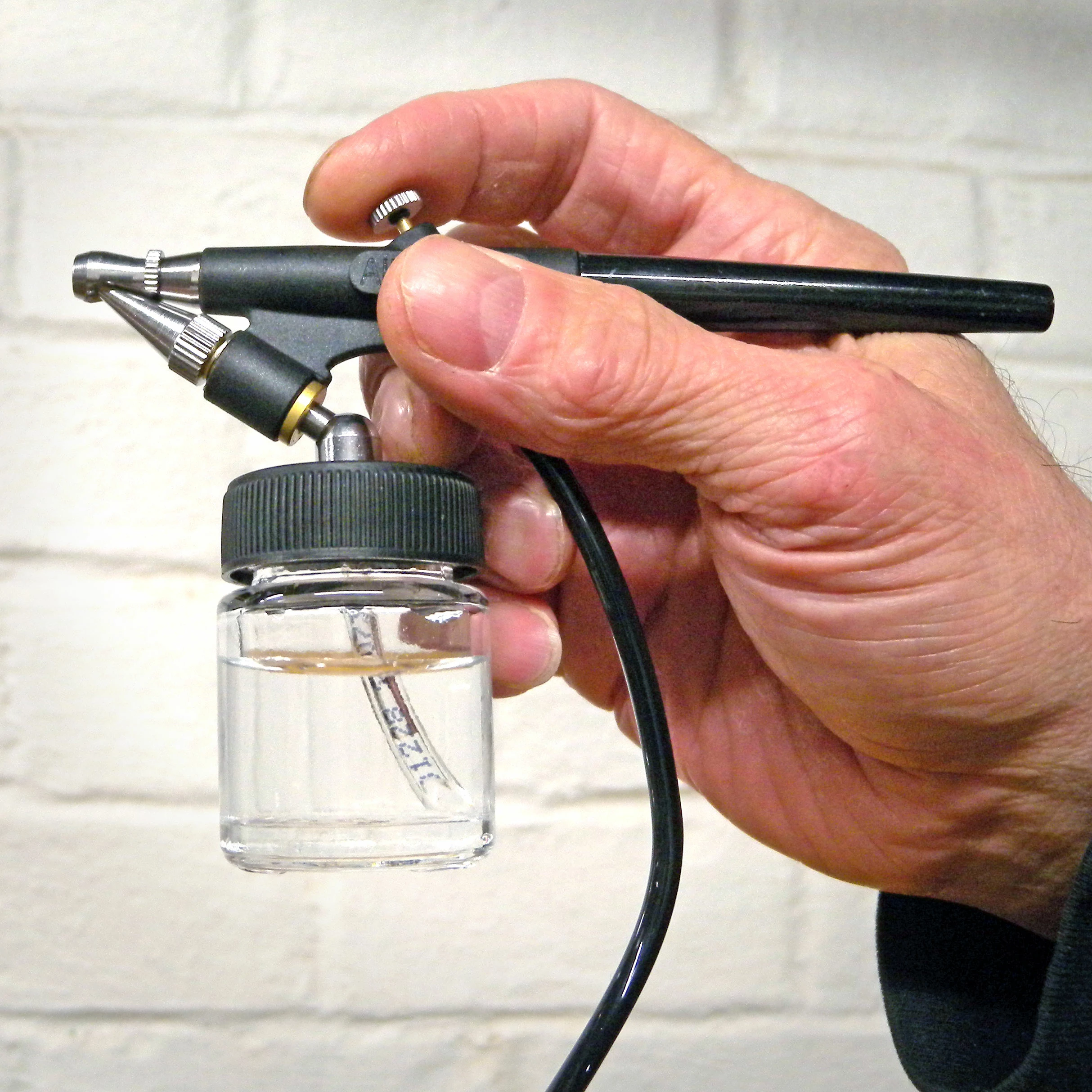 StewMac Airbrush Outfit - StewMac - Image 2